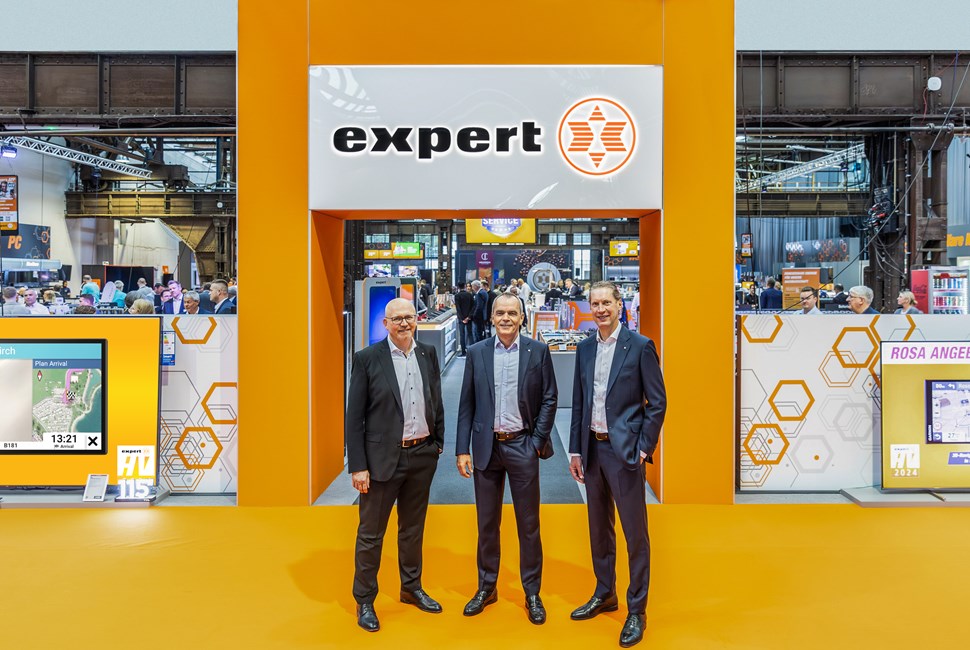 Der Vorstand der expert SE (v.l.n.r.): Christoph Komor, Einzelhandelsvorstand der expert SE, Dr. Stefan Müller, Vorstandsvorsitzender der expert SE, und Michael Grandin, Finanzvorstand der expert SE